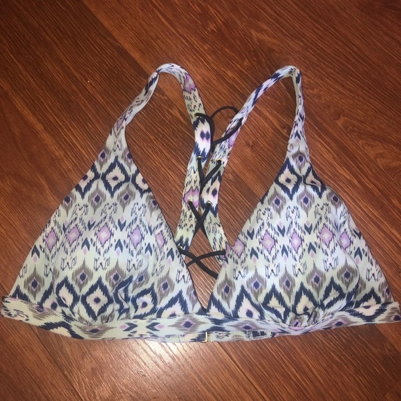 Victoria’s Secret Bikinis - Picture 3 of 5